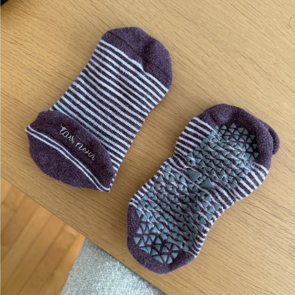 Tavi Noir Purple Striped Grip Socks